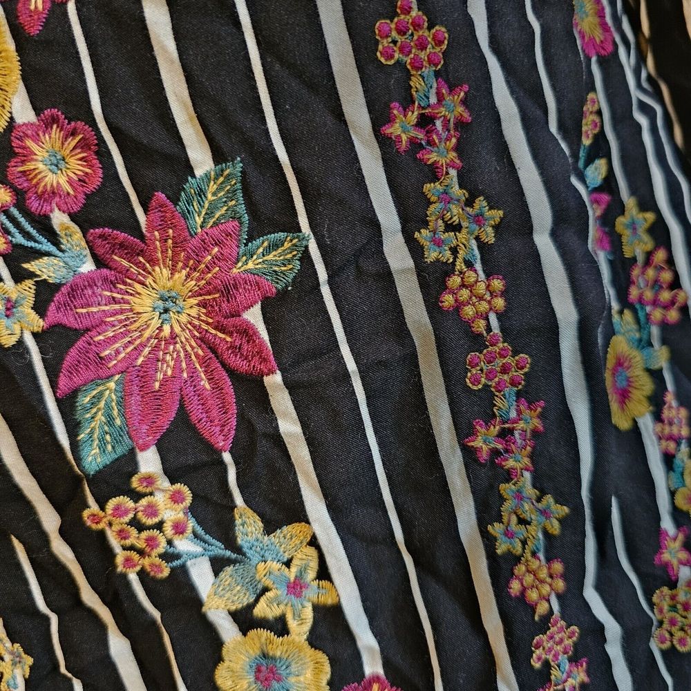 Savanna Jane Size Medium Black Striped Blouse Floral Embroidery Western... - Picture 5 of 6